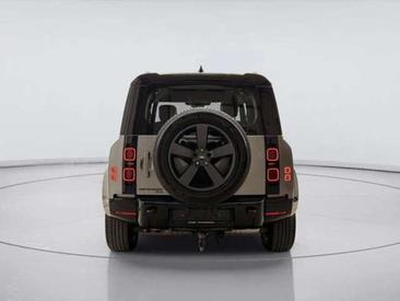 Land Rover Defender 110 D300 MHEV — photo 4