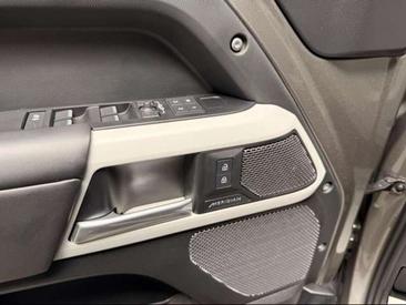 Land Rover Defender 110 D300 MHEV — photo 14