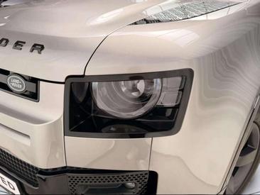 Land Rover Defender 110 D300 MHEV — photo 11