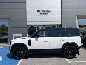 Land Rover Defender 110 D300 MHEV — photo 3