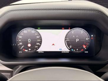 Land Rover Defender 110 D300 MHEV — photo 16