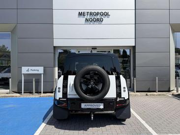 Land Rover Defender 110 D300 MHEV — photo 4
