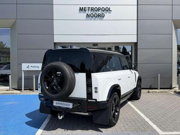 Land Rover Defender 110 D300 MHEV — photo 5