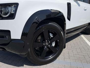 Land Rover Defender 110 D300 MHEV — photo 21