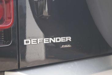 Land Rover Defender 110 P400e — photo 11