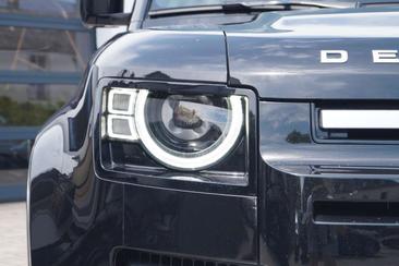 Land Rover Defender 110 P400e — photo 14
