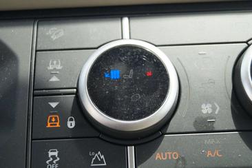 Land Rover Defender 110 P400e — photo 33