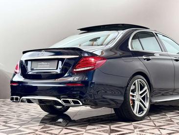 Mercedes Classe E63 AMG 63 — photo 14
