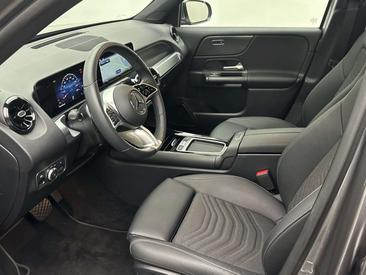 Mercedes GLB 200 — photo 12