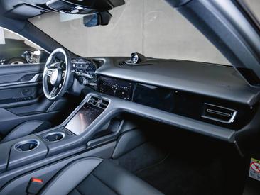 Porsche Taycan Cross Turismo 4S — photo 18