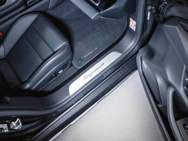 Porsche Taycan Cross Turismo 4S — photo 26