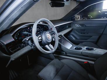 Porsche Taycan Turbo S — photo 15