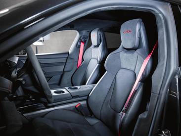 Porsche Taycan Turbo S — photo 16