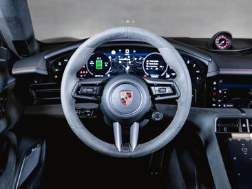 Porsche Taycan Turbo S — photo 17