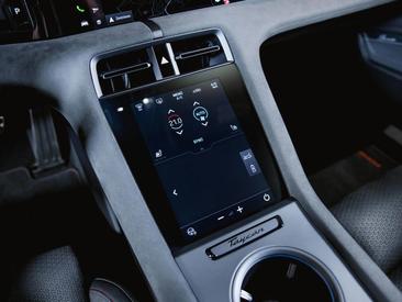 Porsche Taycan Turbo S — photo 24