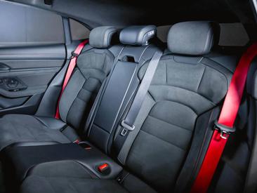Porsche Taycan Turbo S — photo 28