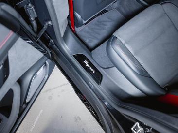 Porsche Taycan Turbo S — photo 31