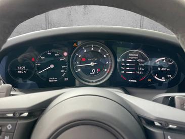 Porsche 911 Cabriolet Turbo S — photo 25