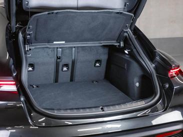 Porsche Taycan Turbo S — photo 33