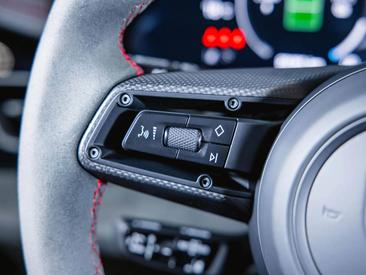 Porsche Taycan Turbo S — photo 34