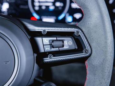 Porsche Taycan Turbo S — photo 35