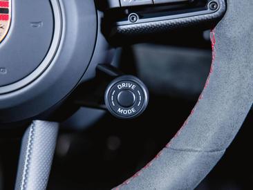 Porsche Taycan Turbo S — photo 36