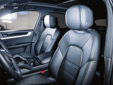 Porsche Cayenne III Turbo GT — photo 16