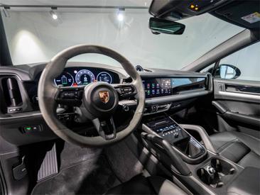 Porsche Cayenne III Turbo GT — photo 11
