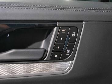 Porsche Cayenne III Turbo GT — photo 27