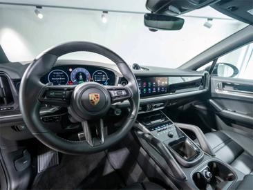 Porsche Cayenne III Turbo GT — photo 11