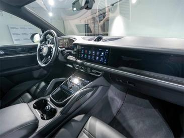 Porsche Cayenne III Turbo GT — photo 13