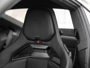 Porsche 911 Turbo S — photo 18