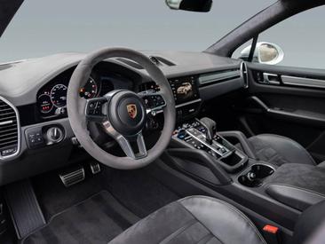 Porsche Cayenne III Turbo GT — photo 17