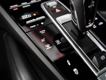 Porsche Cayenne III Turbo GT — photo 26