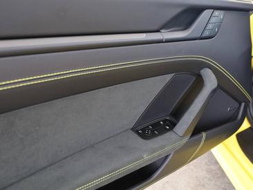 Porsche 911 Turbo S — photo 17