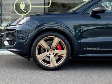 Porsche Cayenne III Turbo GT — photo 6
