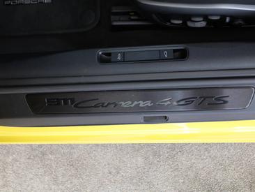 Porsche 911 Turbo S — photo 23