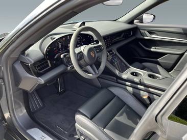 Porsche Taycan Cross Turismo Turbo — photo 13