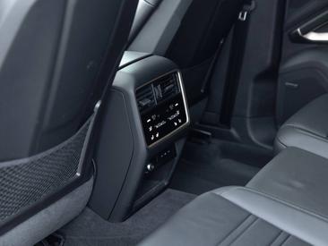 Porsche Cayenne III Turbo GT — photo 31