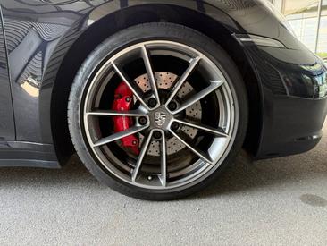 Porsche 992 I Carrera 4S — photo 12