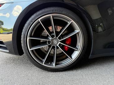 Porsche 992 I Carrera 4S — photo 14