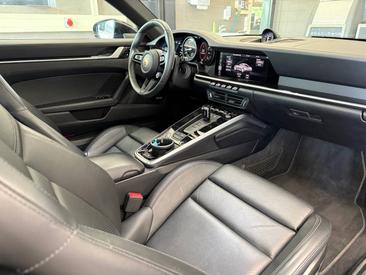 Porsche 992 I Carrera 4S — photo 18