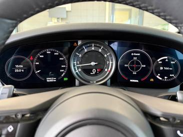 Porsche 992 I Carrera 4S — photo 21