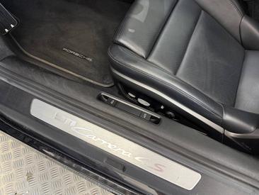 Porsche 992 I Carrera 4S — photo 31