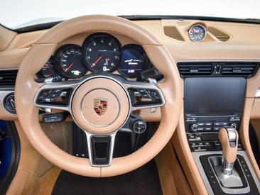Porsche 911 R — photo 25