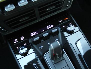 Porsche 992 II Spirit 70 — photo 21