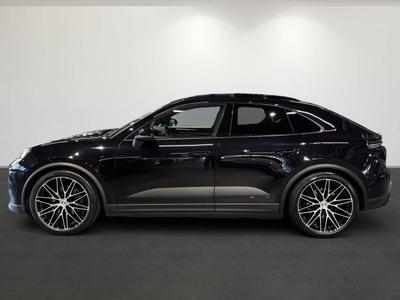 Porsche Macan GTS Electric
