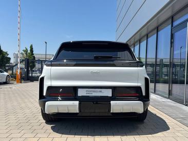Porsche Cayenne E4 Turbo Electric — photo 5