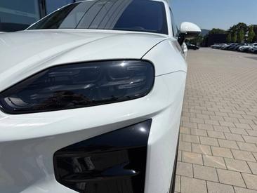 Porsche Cayenne E4 Turbo Electric — photo 6