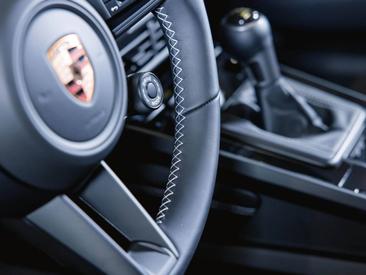 Porsche 911 Turbo S — photo 17